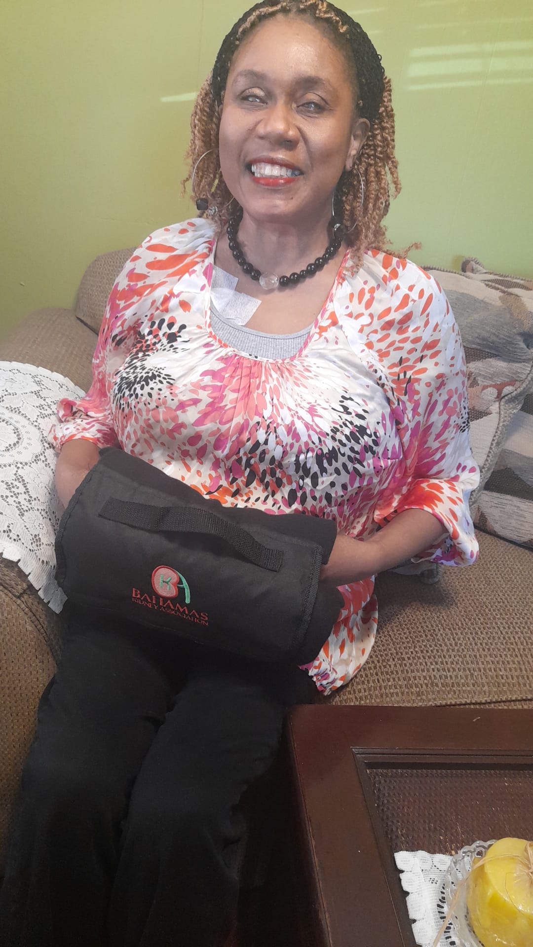 Dialysis patients receive blanket donations from Kidney Association