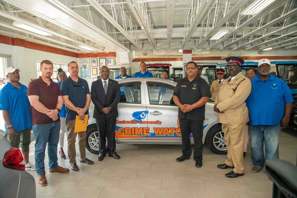 Presentation of Vehicle to Centreville Neighbourhood Crime Watch ZNS