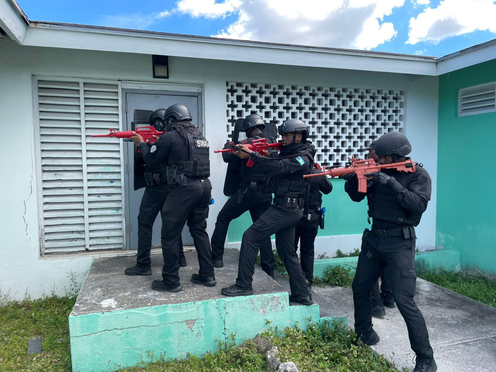 U.S. Embassy Nassau And Bahamian Law Enforcement Complete Joint Training On Fraud Detection And Transnational Crime 